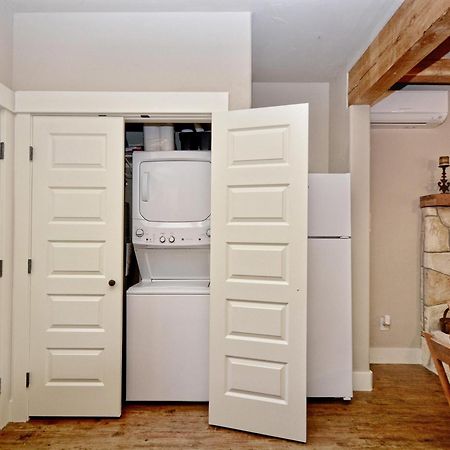 Cabins at Flite Acres-Mountain Laurel Wimberley Extérieur photo